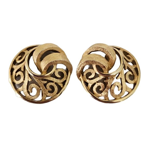 Trifari Crown Over T Gold Tone Round Open Scroll Clip On Earrings, Signed L77 - Picture 1 of 13